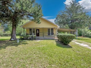1216 N Hendrix Avenue, Diboll, TX 75941