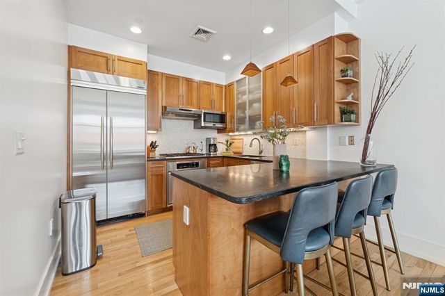 85 Park Avenue 208, Glen Ridge, NJ 07028