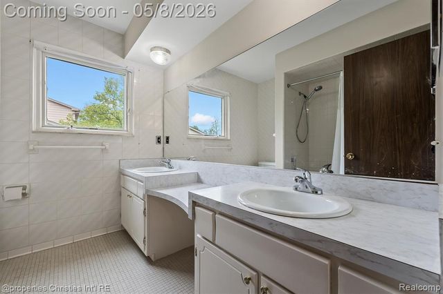 37285 Vargo Street, Livonia, MI 48152