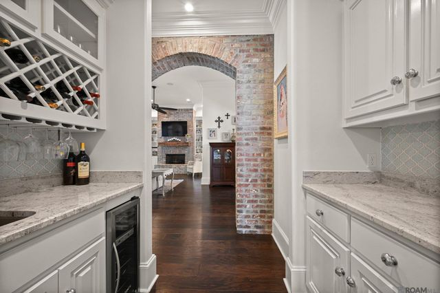 40160 River Winds Ct, Gonzales, LA 70737