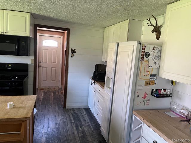 4171 Stewart Road, Hadley Township, MI 48455