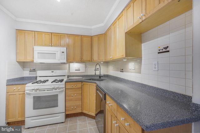 4600 S Four Mile Run Dr Apt 1014, Arlington, VA 22204