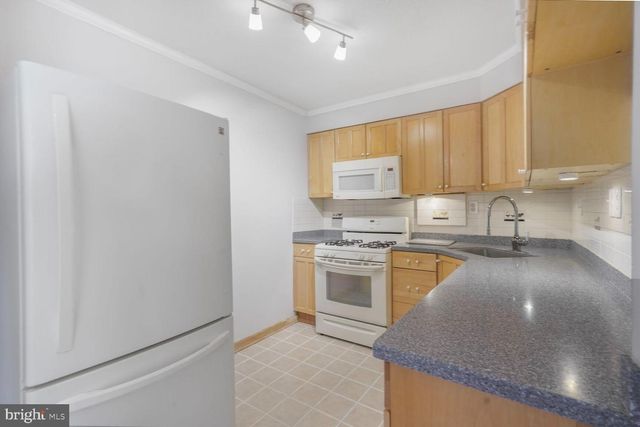 4600 S Four Mile Run Dr Apt 1014, Arlington, VA 22204