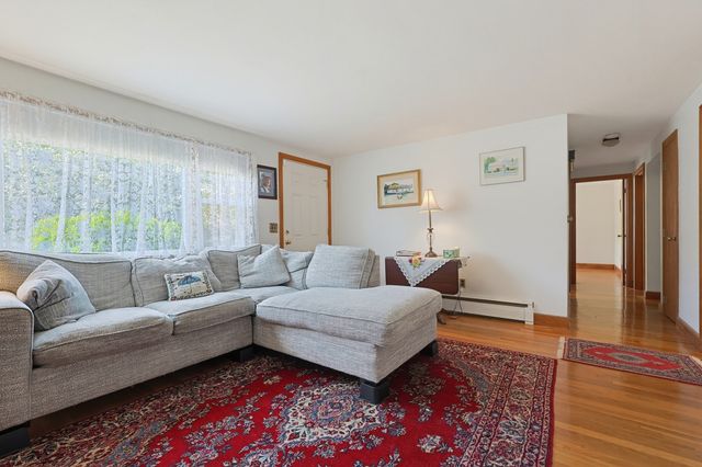 10 Meyer St, Boston, MA 02131