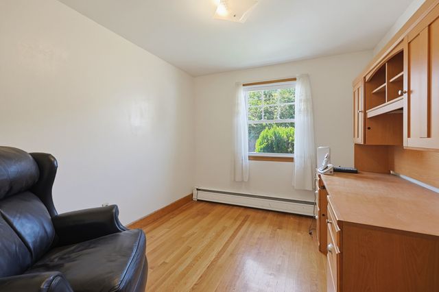 10 Meyer St, Boston, MA 02131