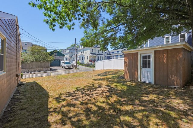 10 Meyer St, Boston, MA 02131