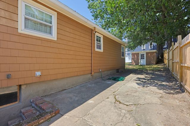 10 Meyer St, Boston, MA 02131