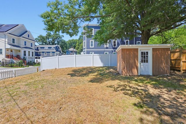 10 Meyer St, Boston, MA 02131