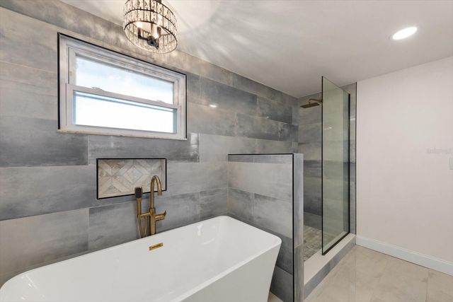 12468 EMPIRE DRIVE, Seminole, FL 33772