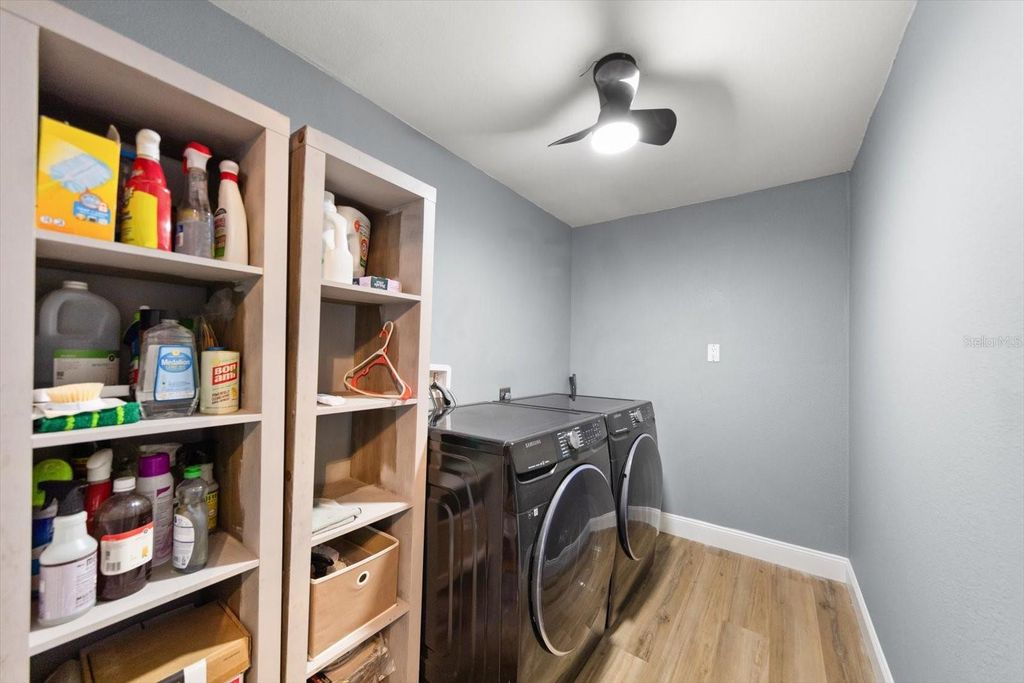 Image 23 of property listing at 12468 EMPIRE DRIVE, Seminole, FL 33772