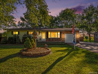 9108 Maplewood Drive, Thetford Township, MI 48420