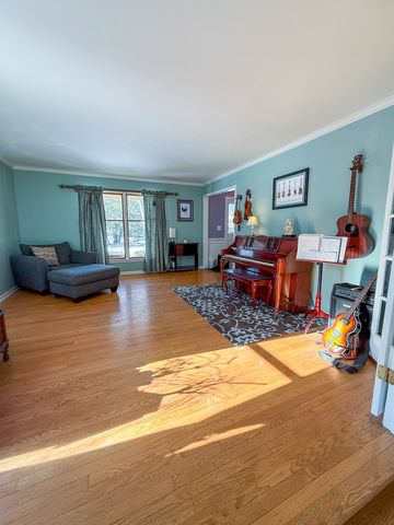 1404 Amy Lane, Libertyville, IL 60048