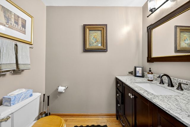 1404 Amy Lane, Libertyville, IL 60048