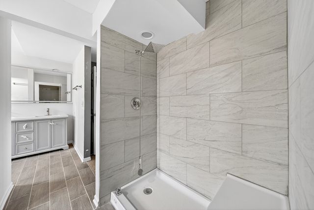 1404 Amy Lane, Libertyville, IL 60048