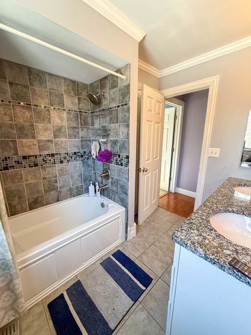 1404 Amy Lane, Libertyville, IL 60048