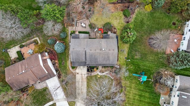 1404 Amy Lane, Libertyville, IL 60048