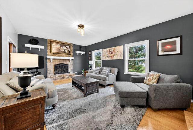 1404 Amy Lane, Libertyville, IL 60048