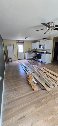 706 DEVINE DR, Devine, TX 78016