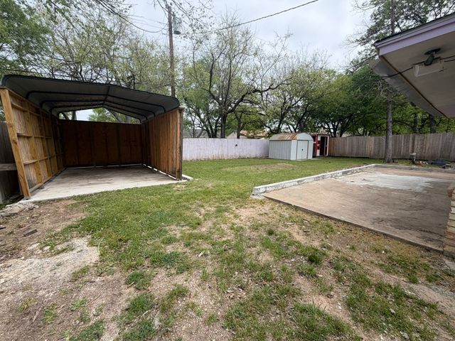 1817 W Belden Street, Sherman, TX 75092