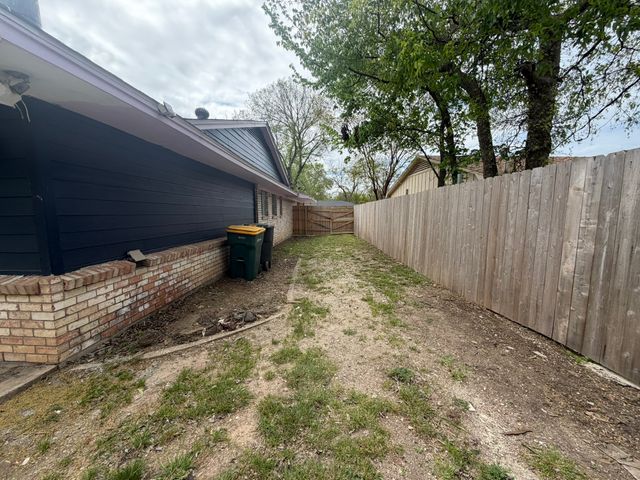 1817 W Belden Street, Sherman, TX 75092