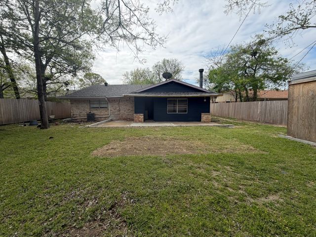 1817 W Belden Street, Sherman, TX 75092