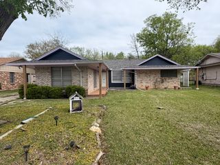 1817 W Belden Street, Sherman, TX 75092