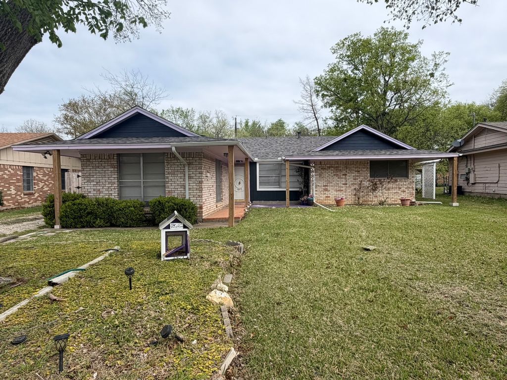1817 W Belden Street, Sherman, TX 75092