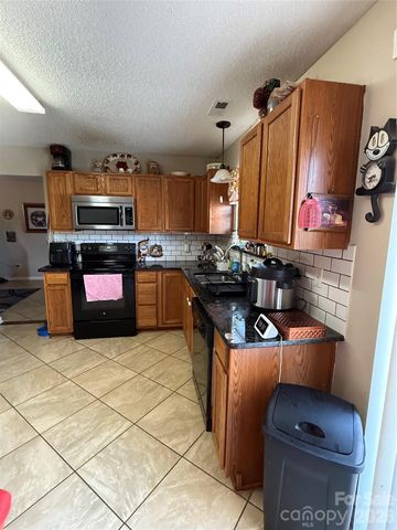 2026 Edenderry Drive, Statesville, NC 28625