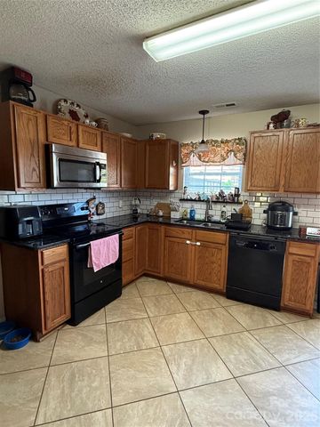 2026 Edenderry Drive, Statesville, NC 28625