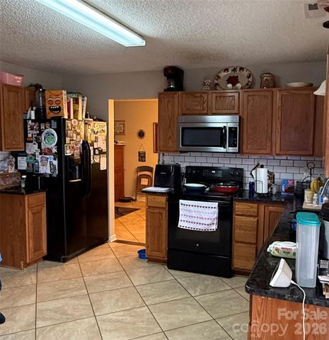 2026 Edenderry Drive, Statesville, NC 28625