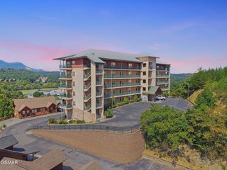 410 Big Bear Way, Pigeon Forge, TN 37863