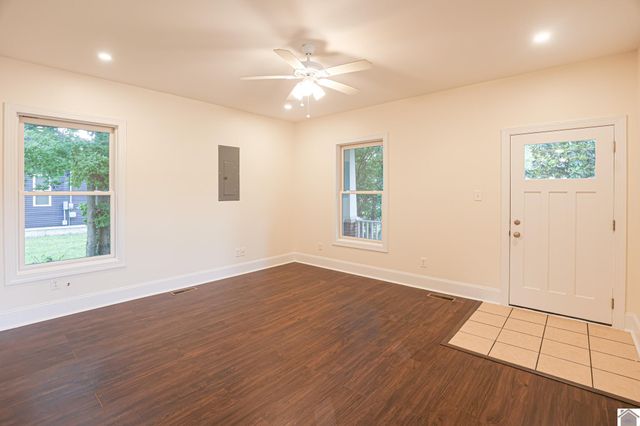 622 Fountain Ave, Paducah, KY 42001