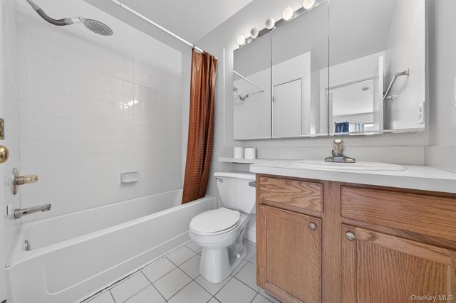66 Deer Ct Drive, Middletown, NY 10940