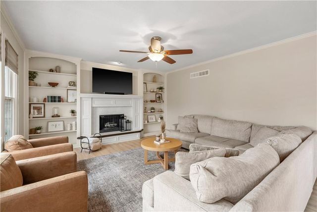 14602 HEMLOCK Street, Overland Park, KS 66223