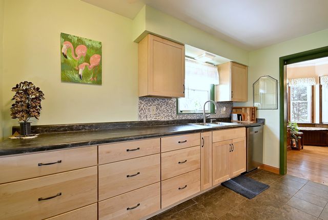 2221 119th Place, Blue Island, IL 60406