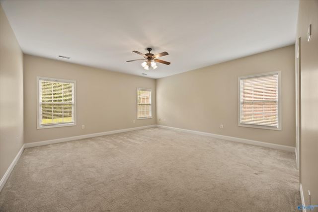 7011 Freedom Park Circle SE, Owens Cross Roads, AL 35763
