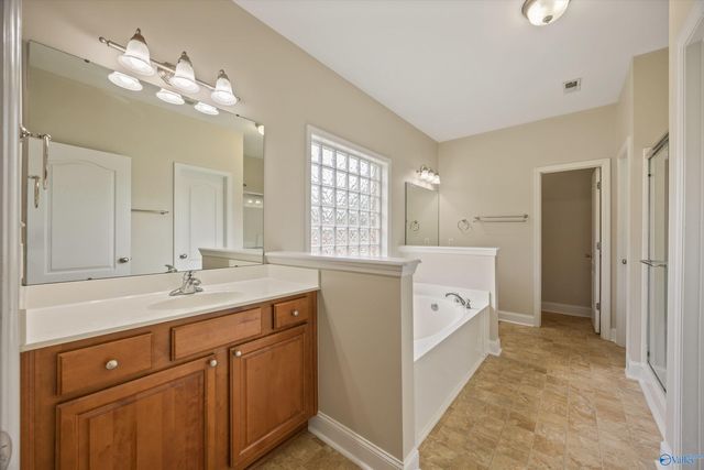 7011 Freedom Park Circle SE, Owens Cross Roads, AL 35763