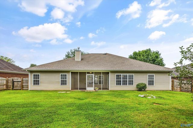 7011 Freedom Park Circle SE, Owens Cross Roads, AL 35763