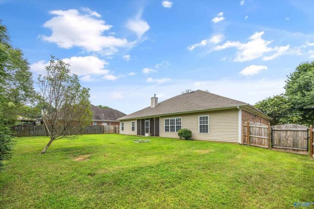 7011 Freedom Park Circle SE, Owens Cross Roads, AL 35763