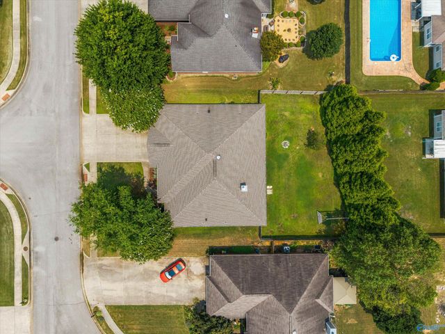 7011 Freedom Park Circle SE, Owens Cross Roads, AL 35763