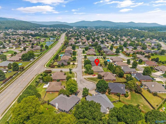7011 Freedom Park Circle SE, Owens Cross Roads, AL 35763