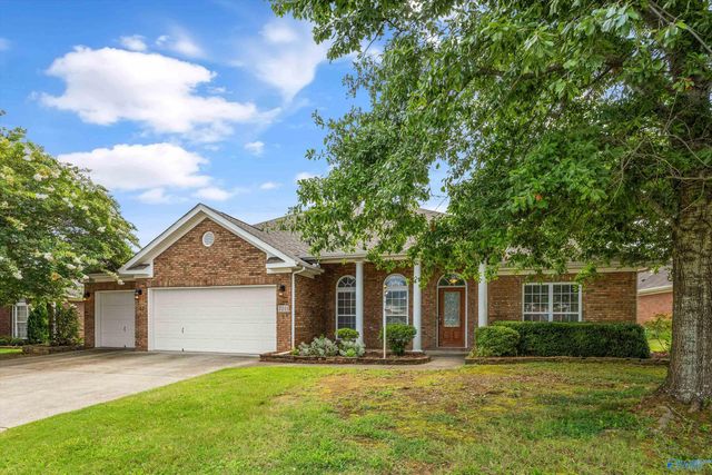 7011 Freedom Park Circle SE, Owens Cross Roads, AL 35763