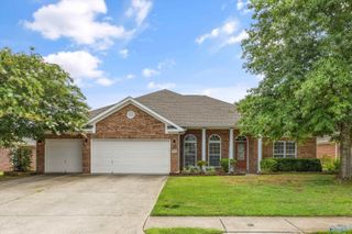7011 Freedom Park Circle SE, Owens Cross Roads, AL 35763