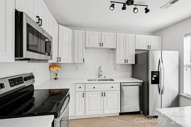 3653 Melrose Cottage Drive, Matthews, NC 28105