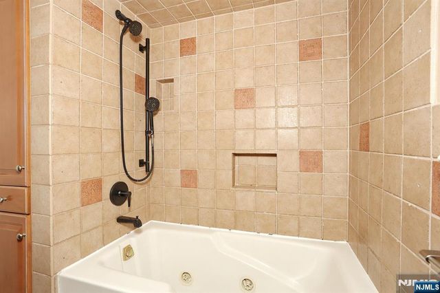 16 Maple Avenue, South Hackensack, NJ 07606