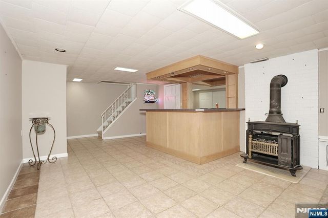 16 Maple Avenue, South Hackensack, NJ 07606