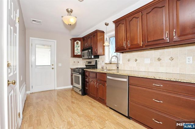 16 Maple Avenue, South Hackensack, NJ 07606