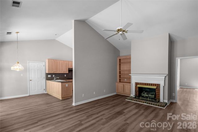 10713 Ridge Acres Road, Charlotte, NC 28214