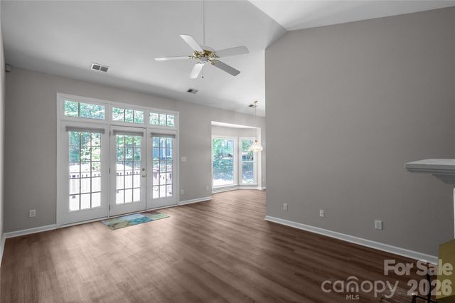 10713 Ridge Acres Road, Charlotte, NC 28214