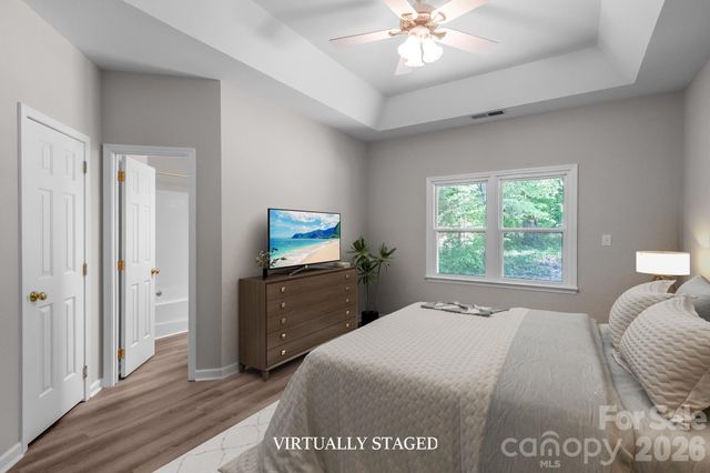 10713 Ridge Acres Road, Charlotte, NC 28214
